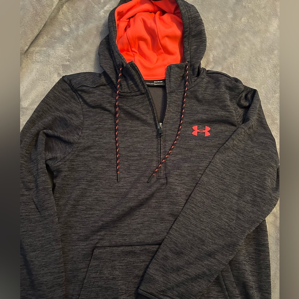 Men’s Under Armour hoodie with quarter zip. Size small